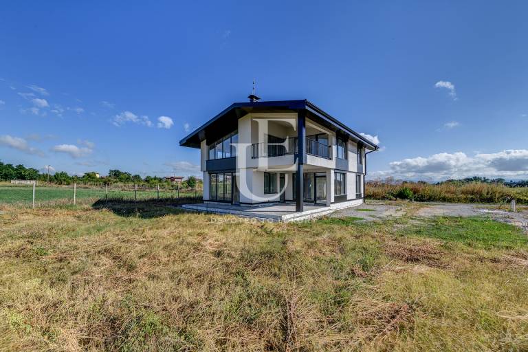Нова, модерна къща за продажба в Гурмазово