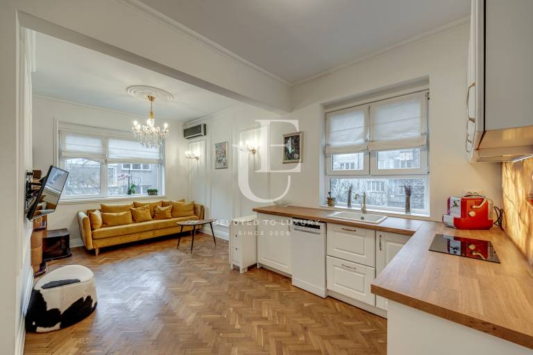 Exclusive apartment with retro charm near the Medical Academy