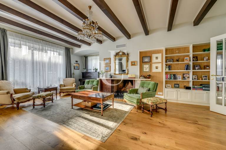 Classic house with a beautiful yard for sale in Ovcha Kupel