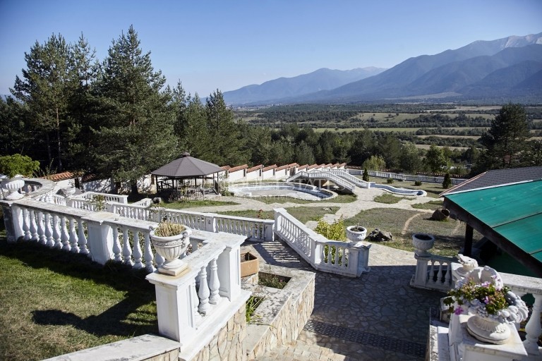 Exclusive mansion for sale at the foot of the Pirin Mountain
