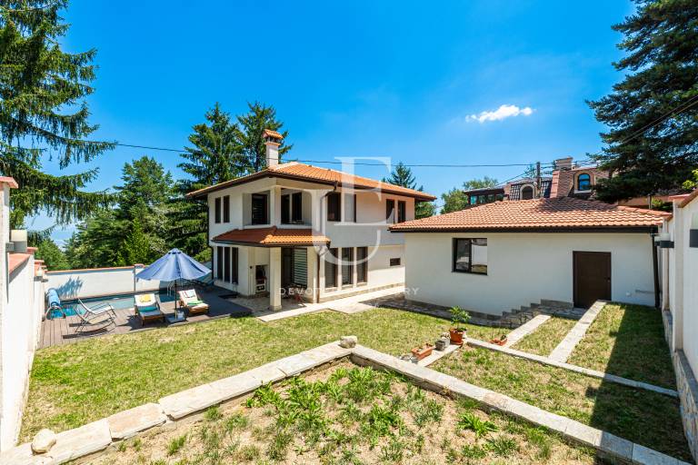 Detached house with pool in Dragalevtsi quarter