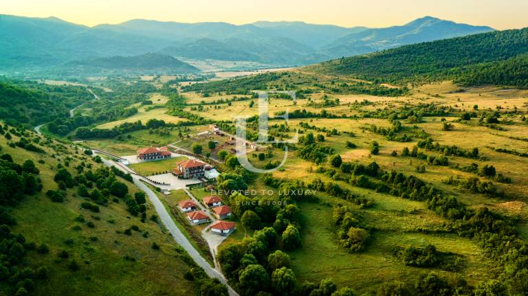 Функциониращ планински комплекс с инвестиционен потенциал в Пирин