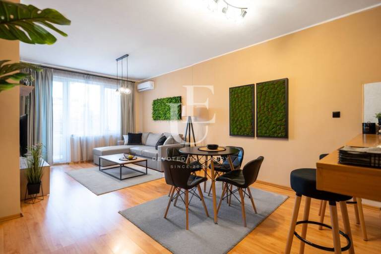 One-bedroom apartment near Macedonia Square for short-term rent