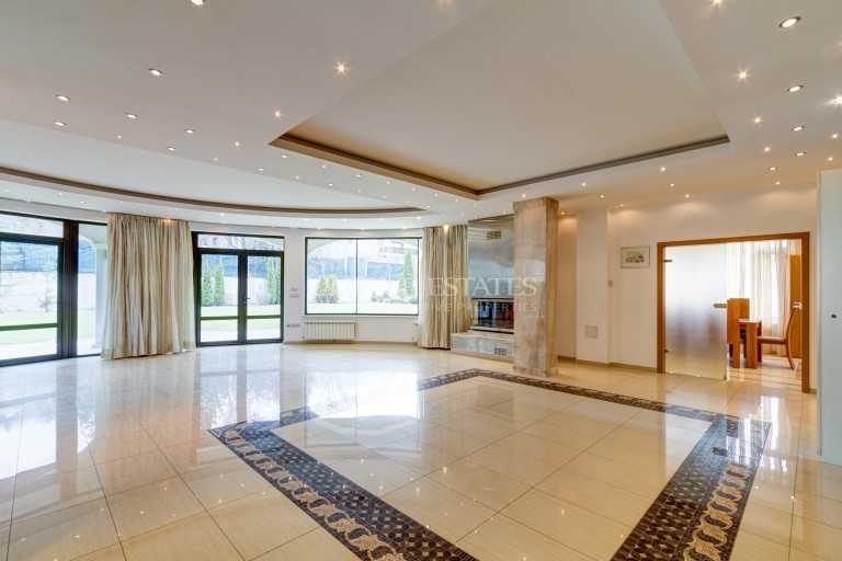 Wonderful house with six bedrooms in Simeonovo for rent