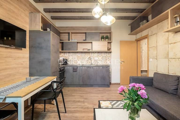 One-bedroom apartment for rent on Solunska Street
