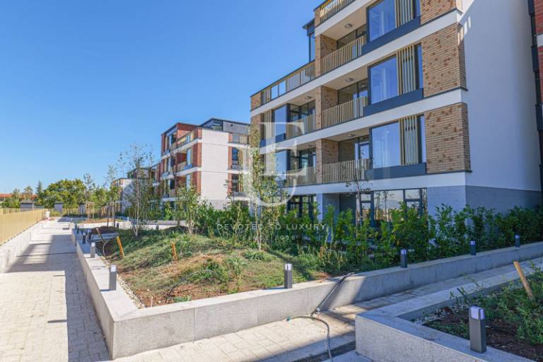 Многостаен апартамент в луксозен затворен комплекс в Бояна 