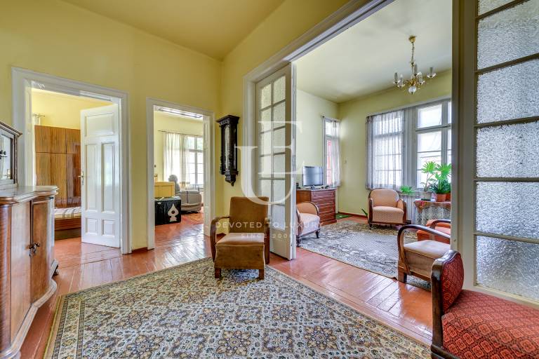 Градска къща за продажба в района на Княжево