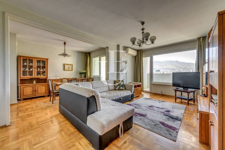 Three-bedroom apartment for sale in Strelbishte 