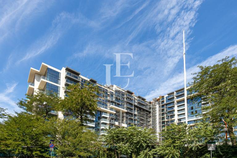 Тристаен апартамент до метростанция Театрална