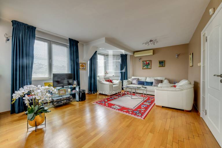 Пентхаус за продажба с панорамни гледки в кв. Иван Вазов