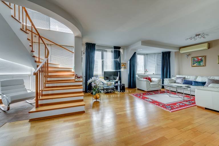 Penthouse for sale with panoramic views in Ivan Vazov district
