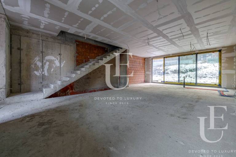 Модерна редова къща в полите в кв. Драгалевци