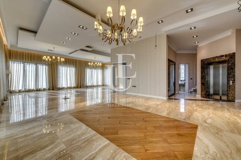 Модерен, панорамен пентхаус за продажба в кв.Витоша 