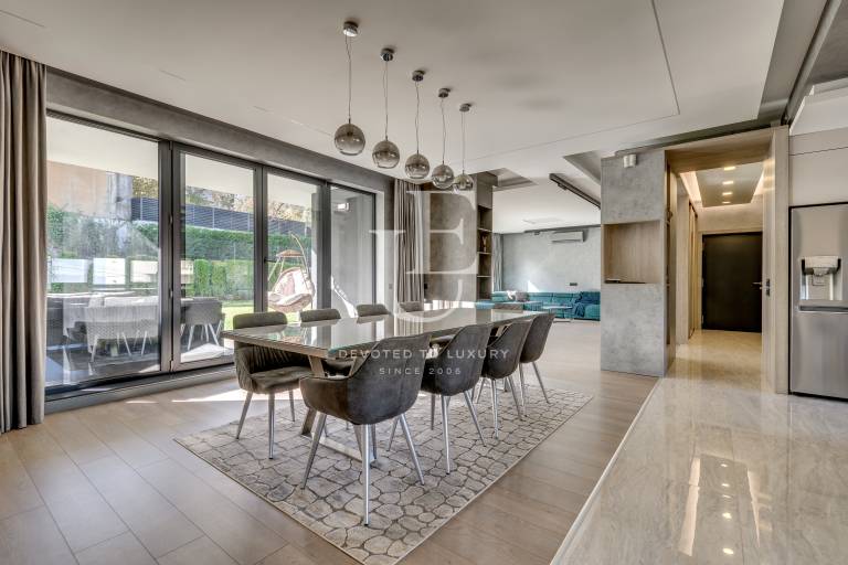 Modern Minimalist Design House with Panoramic Views