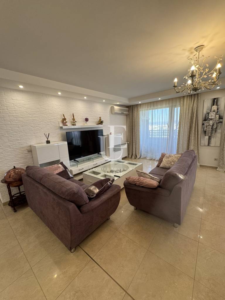 Тристаен апартамент под наем в Студентски Град