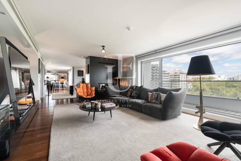 Premium six-bedroom residence in the center of Lisbon