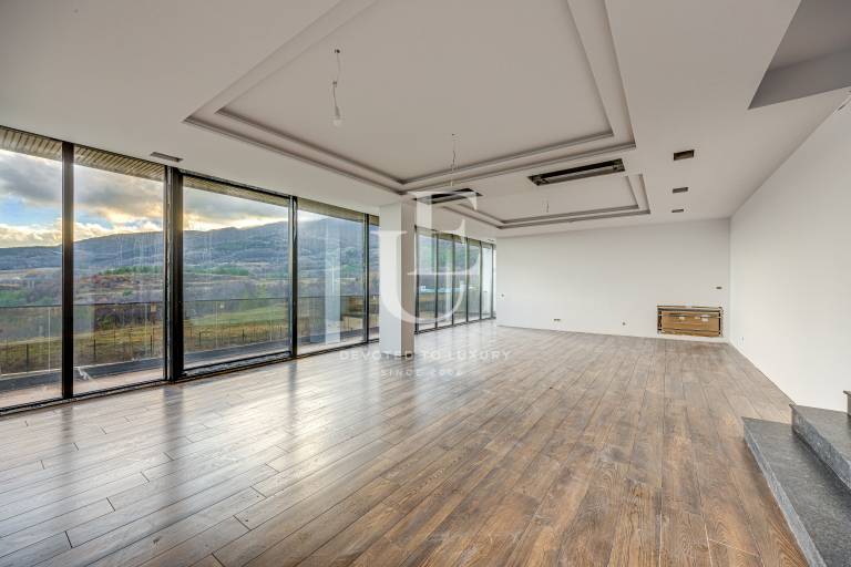 Нова къща с южно изложение и гледка към Витоша в Бистрица