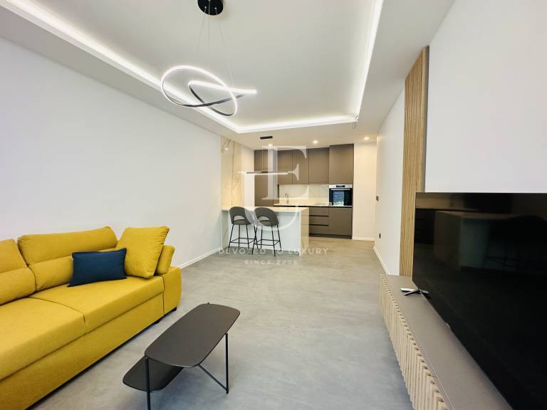Нов, елегантен апартамент под наем в полите на Витоша с двор