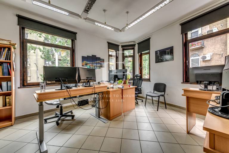 Unique office in top center for sale