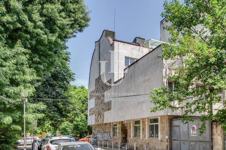 House for sale in the city center