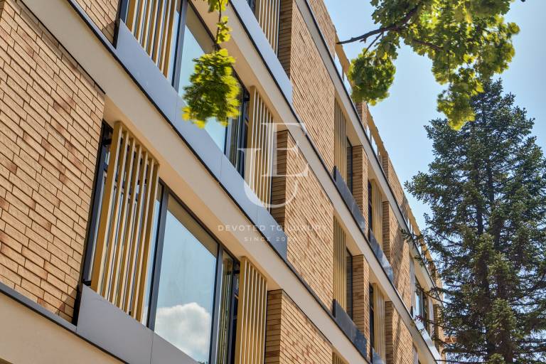 Двустаен апартамент в затворен комплекс в кв. Бояна за продажба