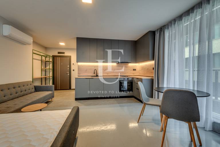 Designer studio in a new building for rent