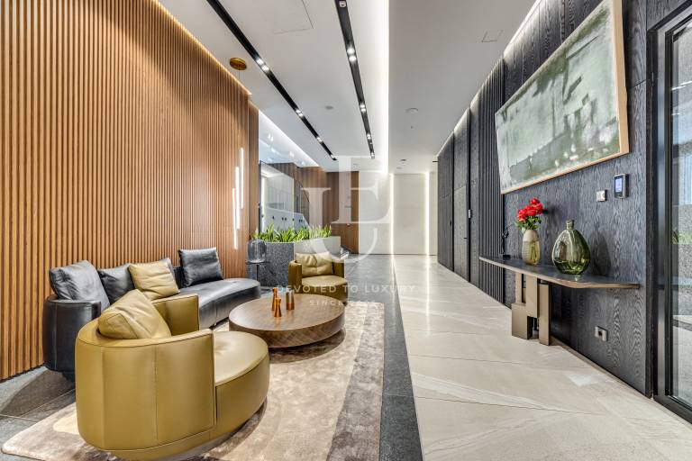 Panorama, style and location: apartment next to Paradise Mall