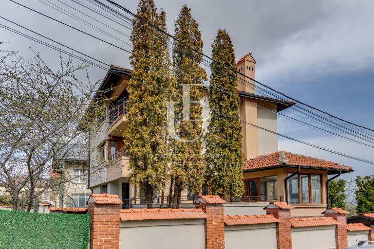 Изключителна къща с прекрасни гледки за продажба