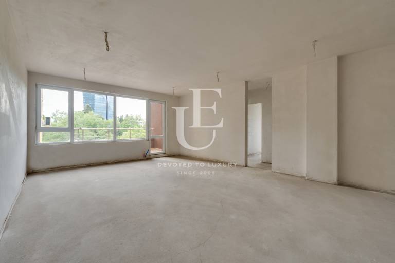 Spacious three bedroom apartment in gated complex