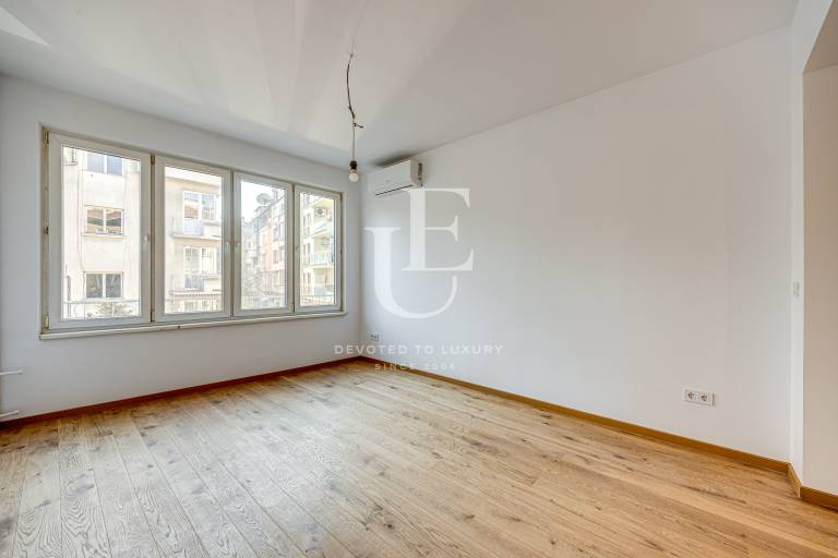 Двустаен апартамент за продажба на ТОП място - пл. Журналист