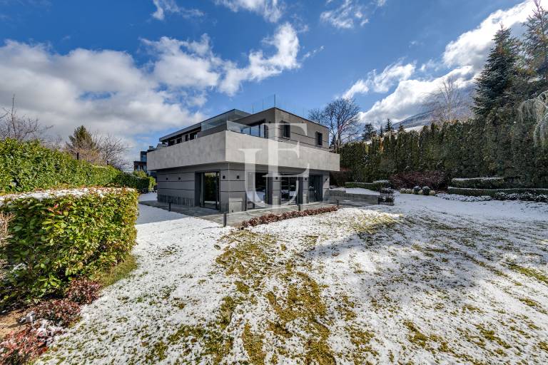 Пентхаус за продажба с гледка към София в кв. Бояна