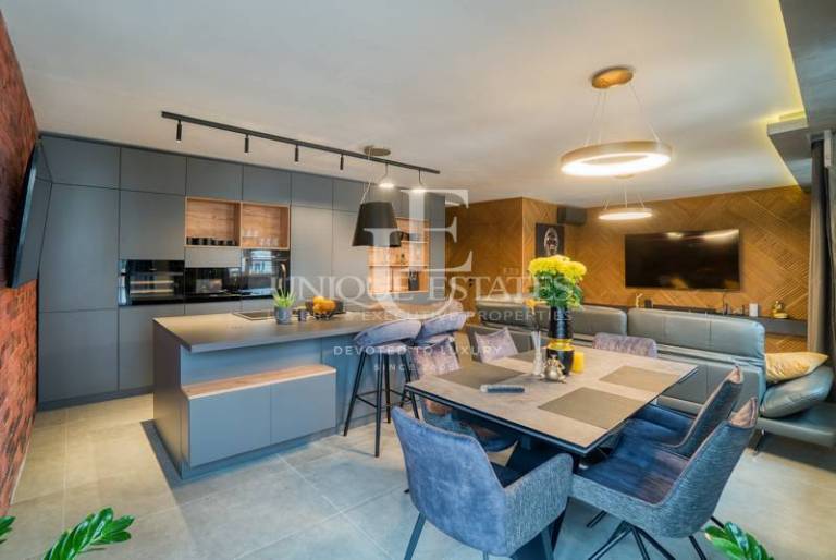 Modern three-room apartment in Lozenets district