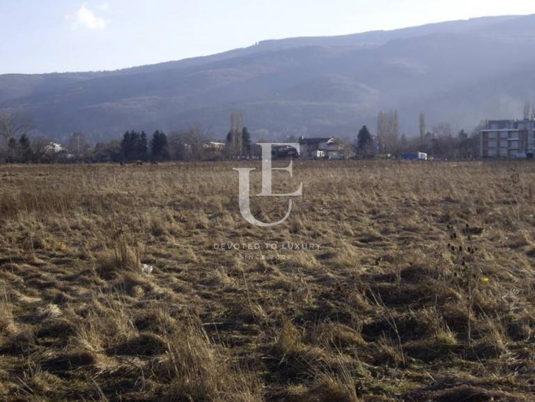 Парцел подходящ за еднофамилни къщи в кв. Драгалевци