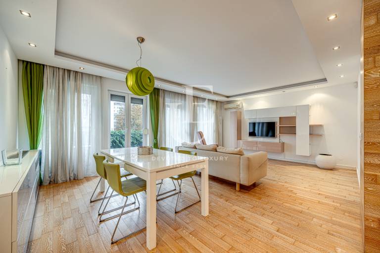 Редова къща с двор в Резиденшъл парк София