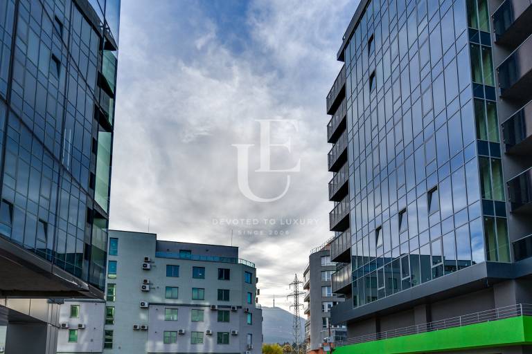 Офис помещение под наем в модерна бизнес сграда на бул. България