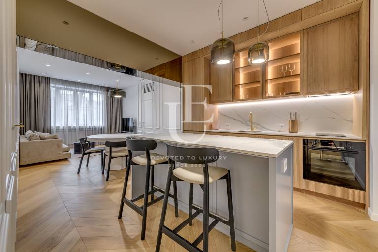 Oborishte Street, stylish two-bedroom apartment for rent