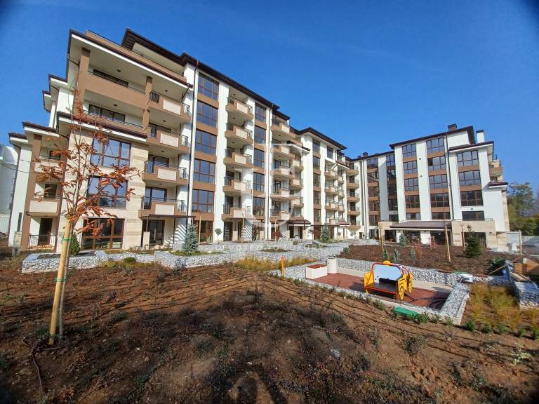 One bedroom apartment next to South park