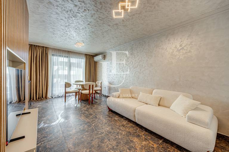 Чисто Нов, обзаведен апартамент с външно паркомясто в цената 