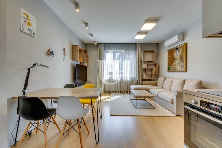 Тристаен апартамент под наем в Докторска градина