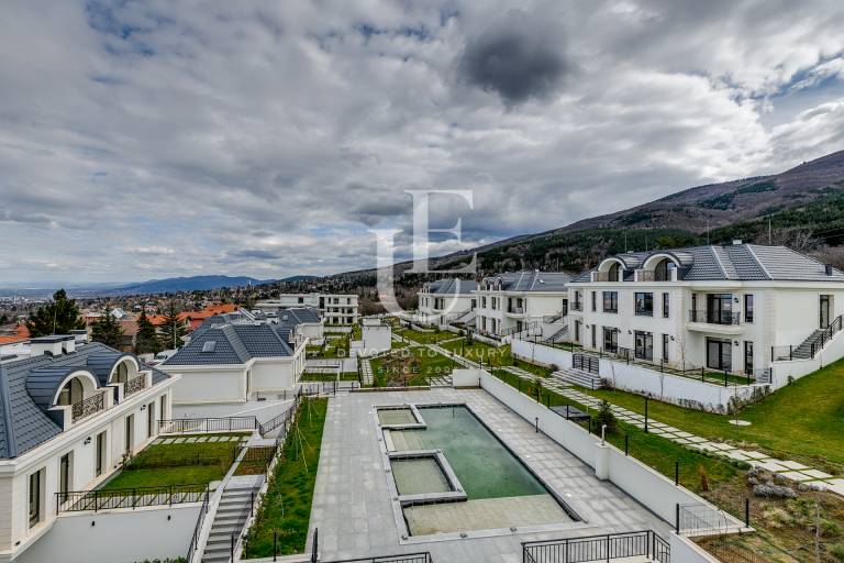 Dragakevtsi,Spacious, three bedroom penthouse for sale 