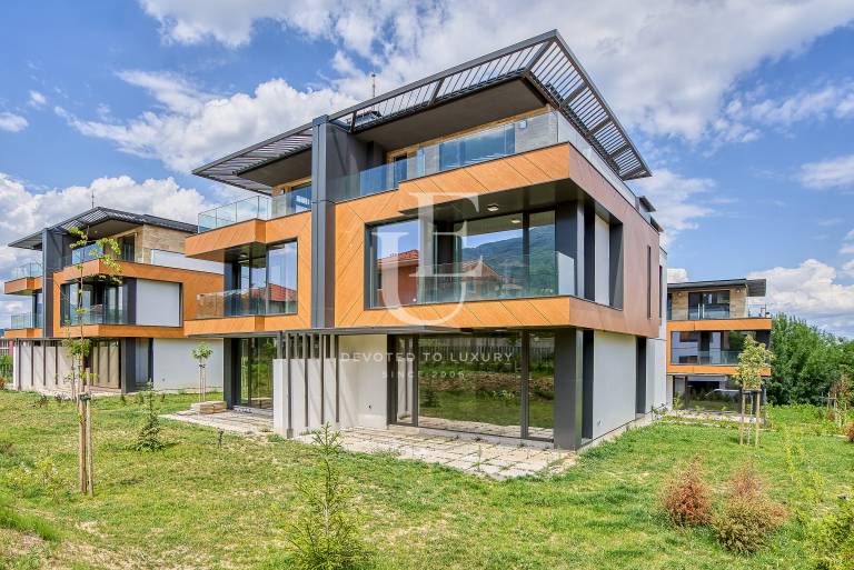 Нова къща за продажба с акт 16 в Бояна  с удивителни гледки