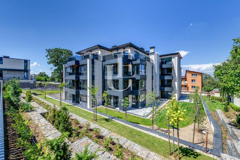 Bright and spacious one-bedroom apartment in a prestigious buildig