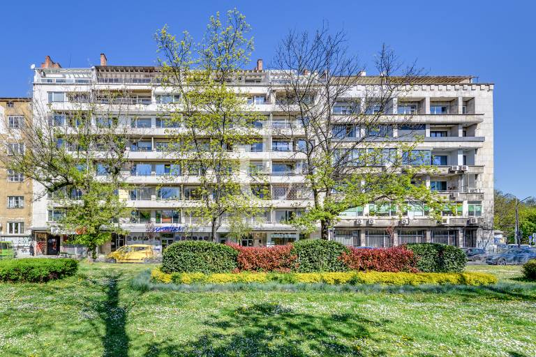 Просторен панорамен апартамент срещу Борисовата градина