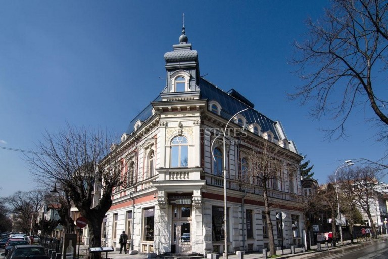 Изключителна, аристократична сграда в гр.Варна
