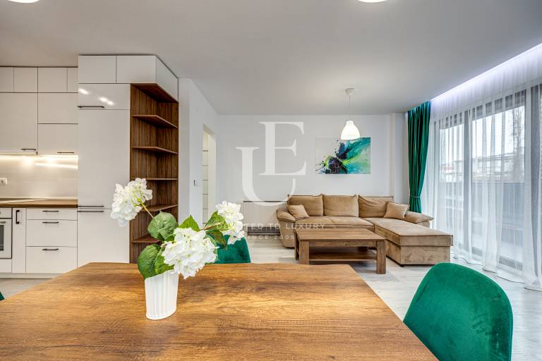 Просторен двустаен апартамент под наем в затворен комплекс SoHome