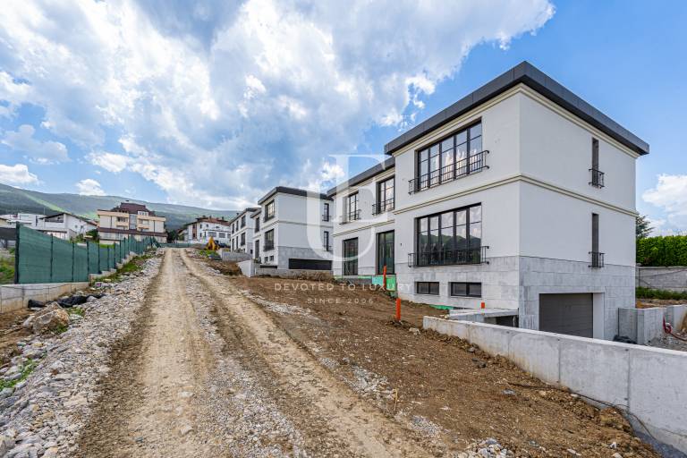 A house under construction in a gated complex Simeonovo  Alleys