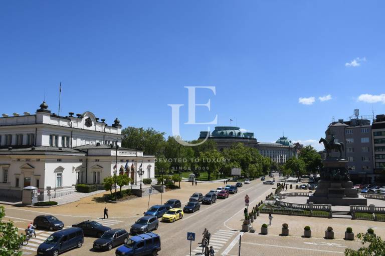 Престижен търговски обект с най-представителния адрес в София