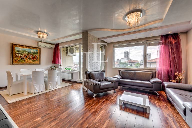 Апартамент в нова сграда и прекрасна гледка към планината