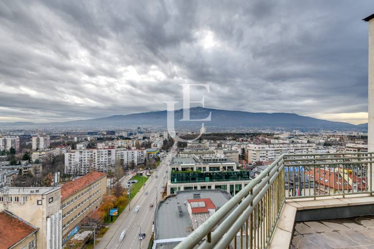 UNIQUE PENTHOUSE FOR SALE WITH PANORAMIC 360° VIEWS
