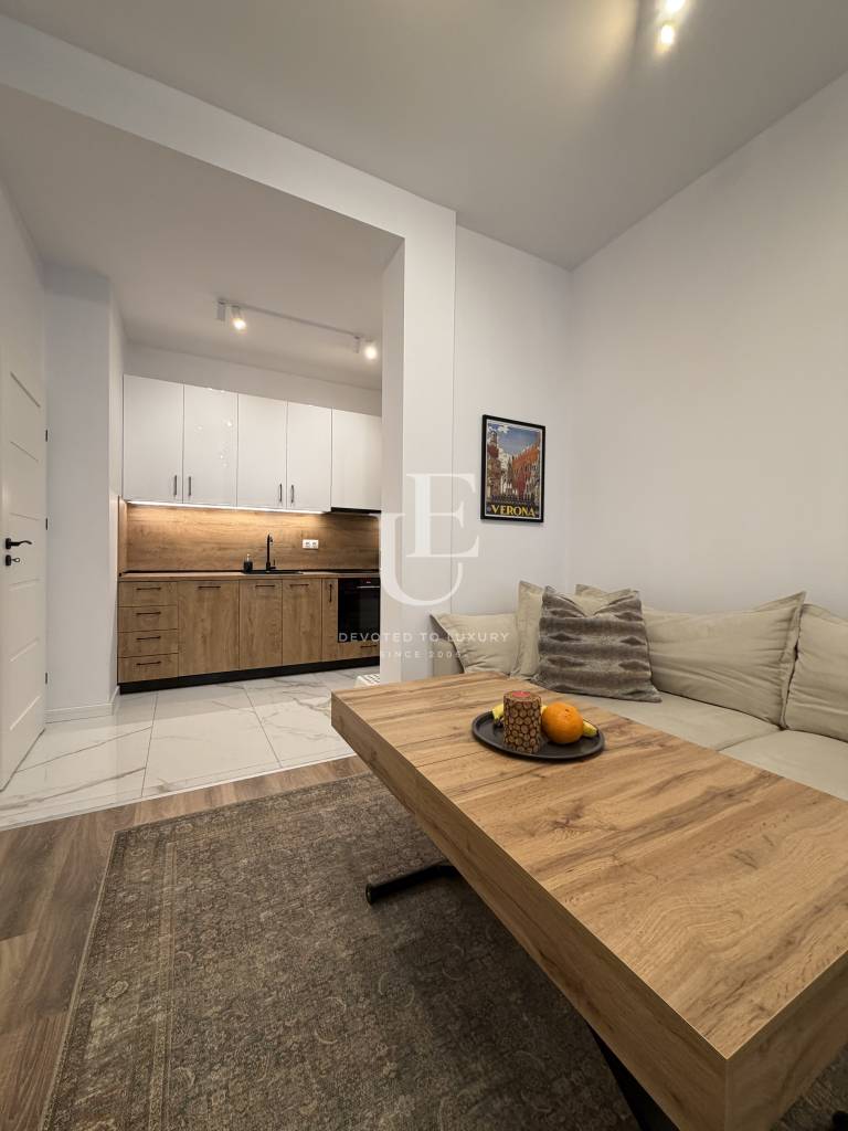 Стилен Двустаен обзаведен апартамент в затворен комплекс